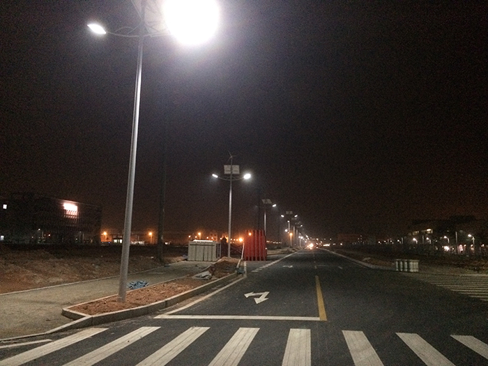 风光互补路灯 太阳能风能路灯 bsports太阳能灯饰有限公司